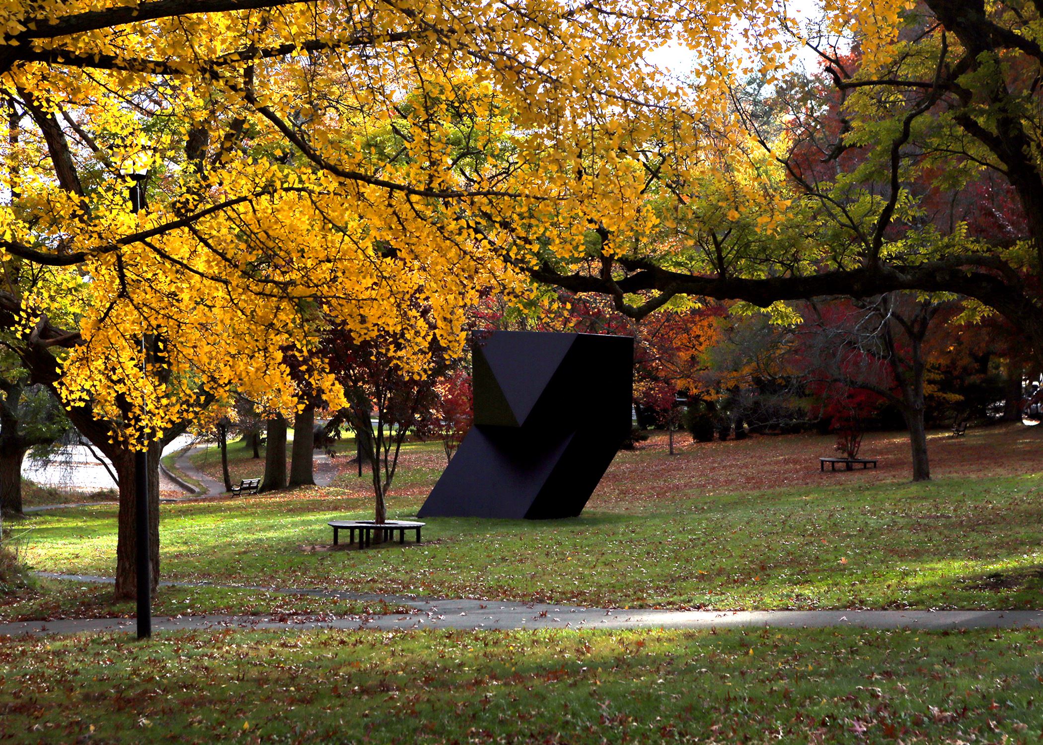 So Orange Tau Sculpture, Tony Smith